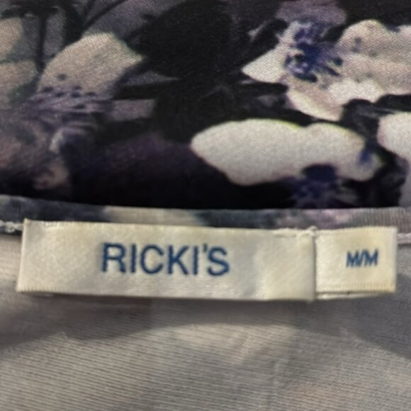 👛 (ANY 2/$20) RICKI’S Cap Sleeve Ruched Purple-White-Pink Floral Top, Medium - Picture 5 of 7